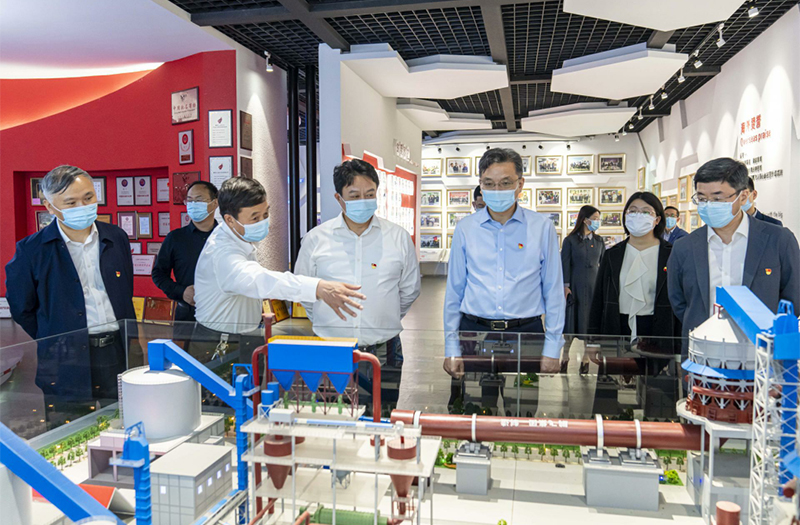 南通市委常委、组织部部长封春晴率队赴江苏开云手机站登录入口集团调研